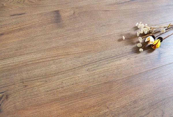 2018 荣登地板 强化复合木地板 新斑驳古韵系列 12mm